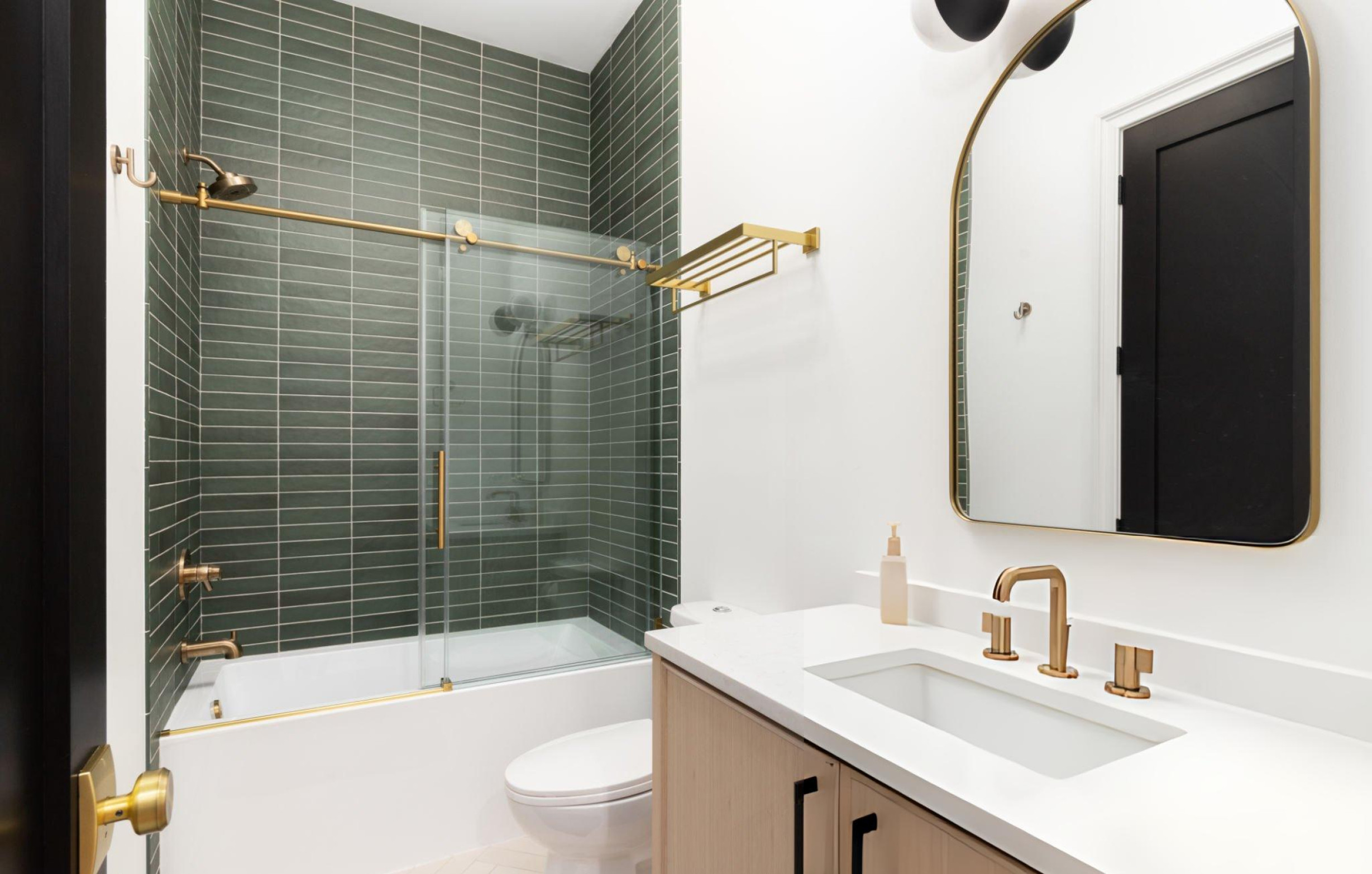 Vanities, Countertops & Fixtures